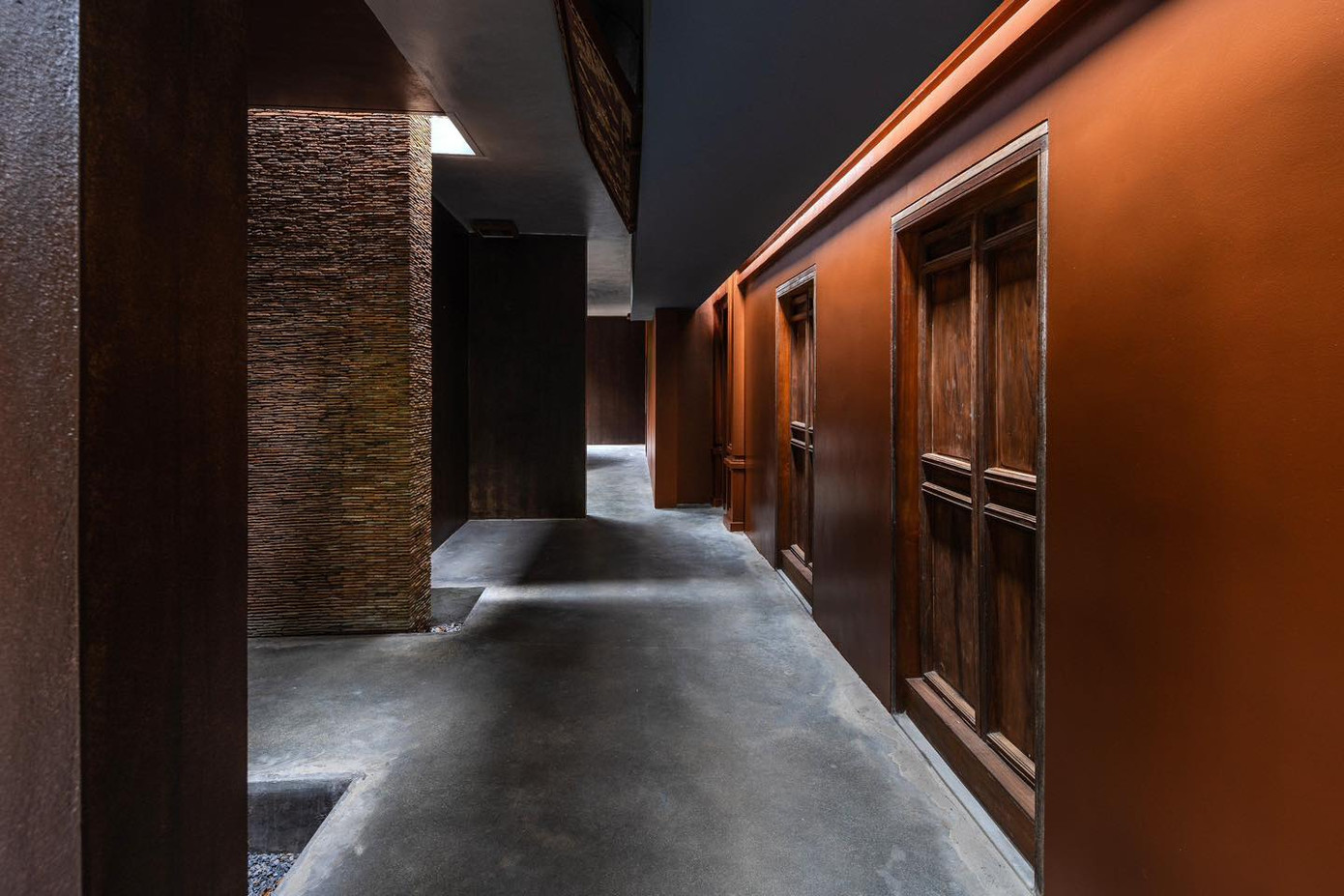 Nghệ sĩ Xuân Hinh dành nhiều tâm huyết cho công trình này. Ảnh: NVCC. Nghệ sĩ Xuân Hinh dành nhiều tâm huyết cho công trình này. Ảnh: NVCC.