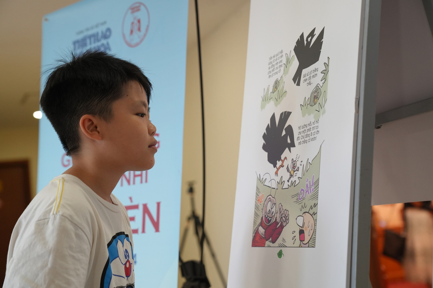 Hình ảnh tại triển lãm trưng bày tranh trong tác phẩm Cuộc phiêu lưu của Dế Út. Ảnh: Trọng Quân. Hình ảnh tại triển lãm trưng bày tranh trong tác phẩm Cuộc phiêu lưu của Dế Út. Ảnh: Trọng Quân.