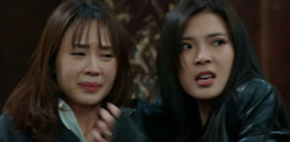 Hồng Diễm khóc nhiều trên phim. Hồng Diễm khóc nhiều trên phim.