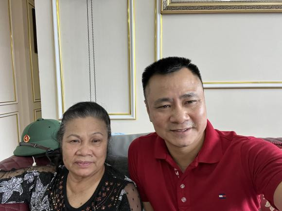 Bố mẹ của NSND Tự Long sống tại Bắc Ninh. Bố mẹ của NSND Tự Long sống tại Bắc Ninh.