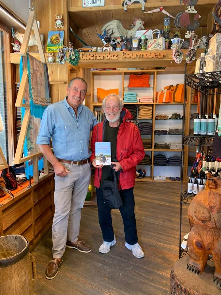 Robinson đời thực bắt tay vào viết hồi ký từ năm 2021.