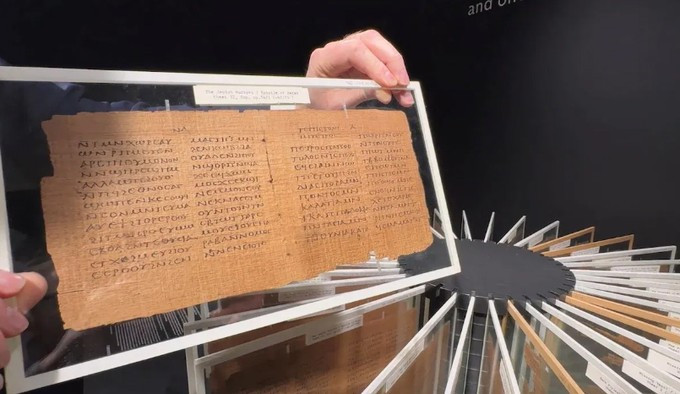 Trang thứ 52 của cuốn sách Crosby-Schoyen Codex. Ảnh: Reuters. Trang thứ 52 của cuốn sách Crosby-Schoyen Codex. Ảnh: Reuters.