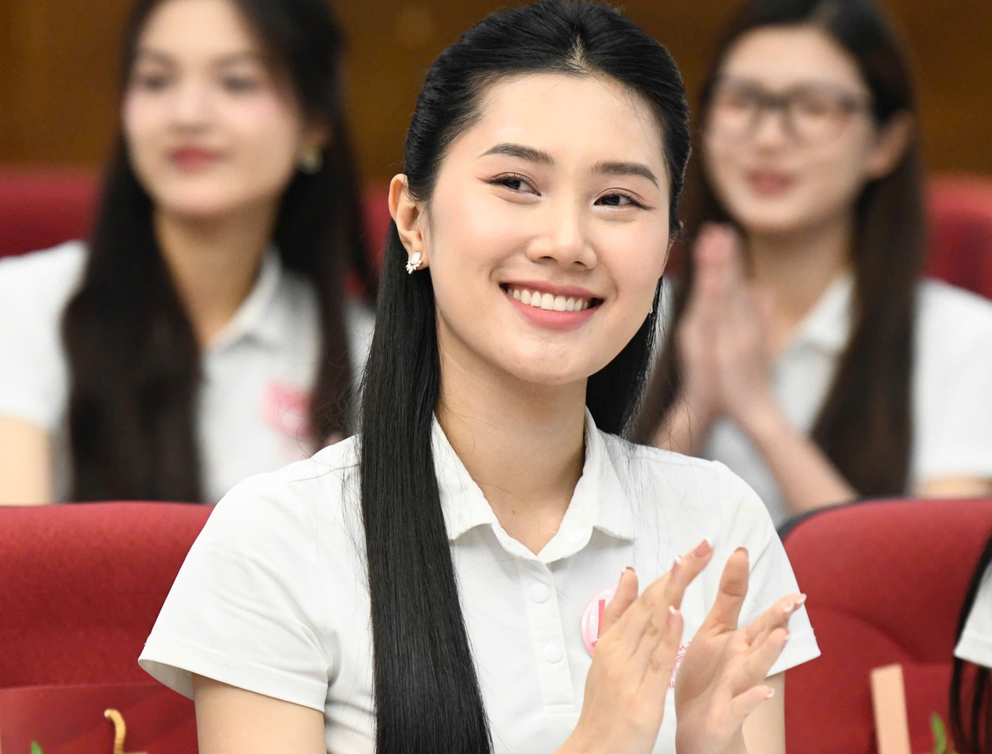 Ngoài những chỉ số về ngoại hình, ban giám khảo mong muốn nhìn thấy thần thái hoa hậu toát ra từ tâm hồn, kiến thức, tấm lòng của thí sinh.