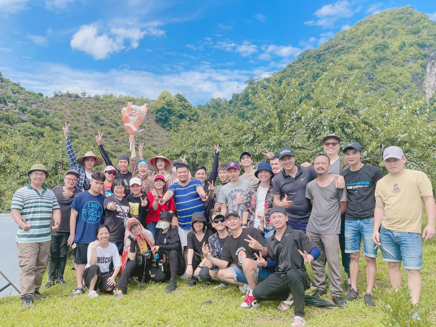 Chồng cũ, vợ cũ, người yêu cũ bước vào những ngày quay cuối. Chồng cũ, vợ cũ, người yêu cũ bước vào những ngày quay cuối.