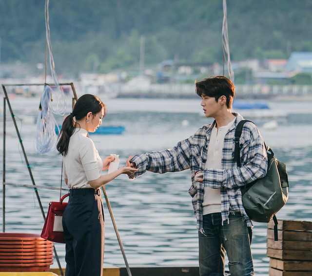 Khách quốc tế đến Hàn Quốc vì bị thu hút bởi cảnh đẹp trên phim.