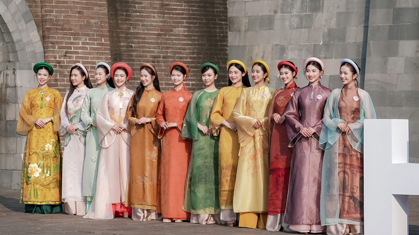 Tập 8 chương trình truyền hình thực tế Hoa hậu Việt Nam 2024 có chủ đề Bừng sắc Việt. Tập 8 chương trình truyền hình thực tế Hoa hậu Việt Nam 2024 có chủ đề Bừng sắc Việt.