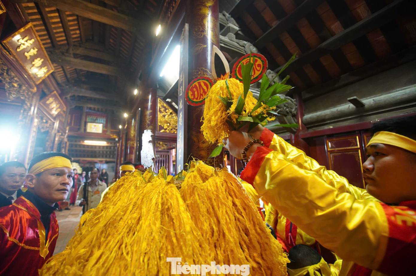 Lễ hội Gióng đền Sóc 2025 được tổ chức quy củ, văn minh, không có cảnh tranh cướp, xô xát.