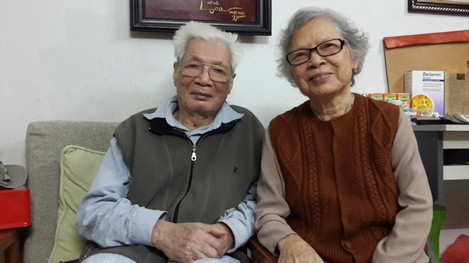 NSND Trần Bảng bên người bạn đời - cố nghệ sĩ Trần Thị Xuân. NSND Trần Bảng bên người bạn đời - cố nghệ sĩ Trần Thị Xuân.