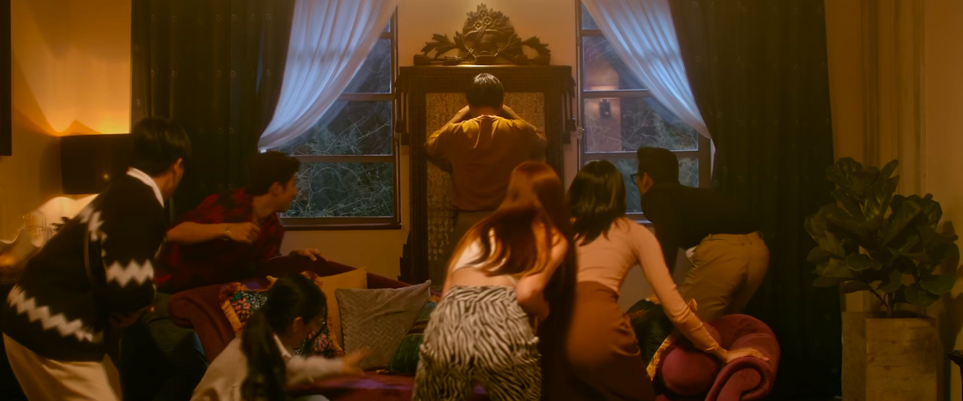 Bối cảnh, hình ảnh là thế mạnh của phim.