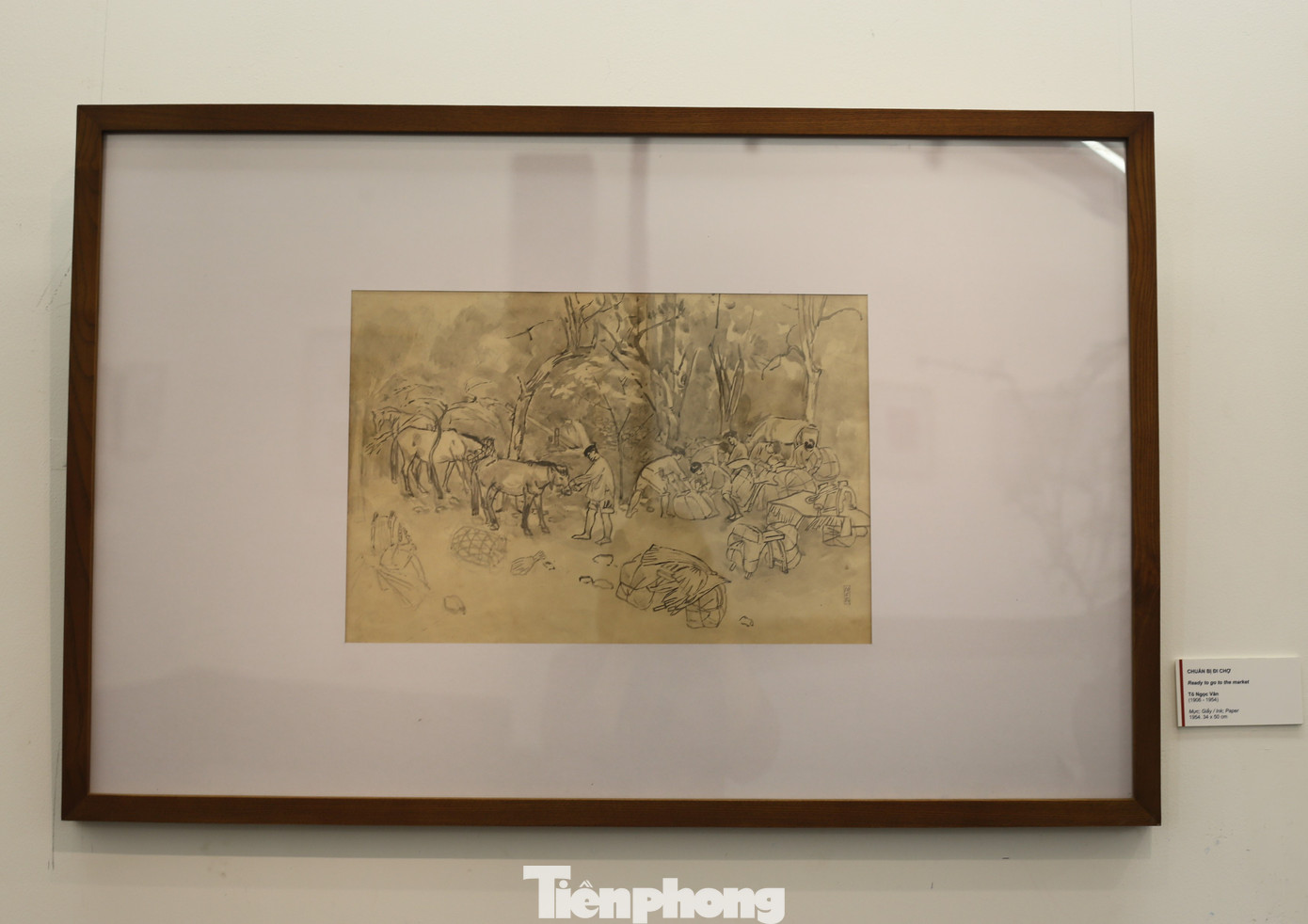 Tác phẩm Chuẩn bị đi chợ (1954) của Tô Ngọc Vân. Bằng những chất liệu giấy có trong thời kỳ đó cùng bút, màu nước, cọ… các họa sĩ đã ký họa những bức tranh về lòng yêu nước, về tinh thần thi đua sản xuất và cả những chiến thắng của dân tộc. Tác phẩm Chuẩn bị đi chợ (1954) của Tô Ngọc Vân. Bằng những chất liệu giấy có trong thời kỳ đó cùng bút, màu nước, cọ… các họa sĩ đã ký họa những bức tranh về lòng yêu nước, về tinh thần thi đua sản xuất và cả những chiến thắng của dân tộc.