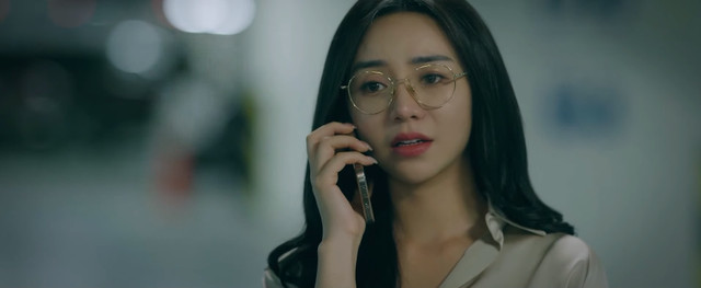 Nguyệt làm phép thử với chồng. Ảnh: CMH. Nguyệt làm phép thử với chồng. Ảnh: CMH.