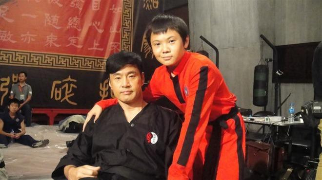 Bên cạnh nhân vật chính do Jaden Smith thủ vai, người hâm mộ cũng dành nhiều sự chú ý cho cậu bé tên Trình, vốn là một võ sinh ngỗ ngược, hống hách và thường chơi xấu trong các trận đấu