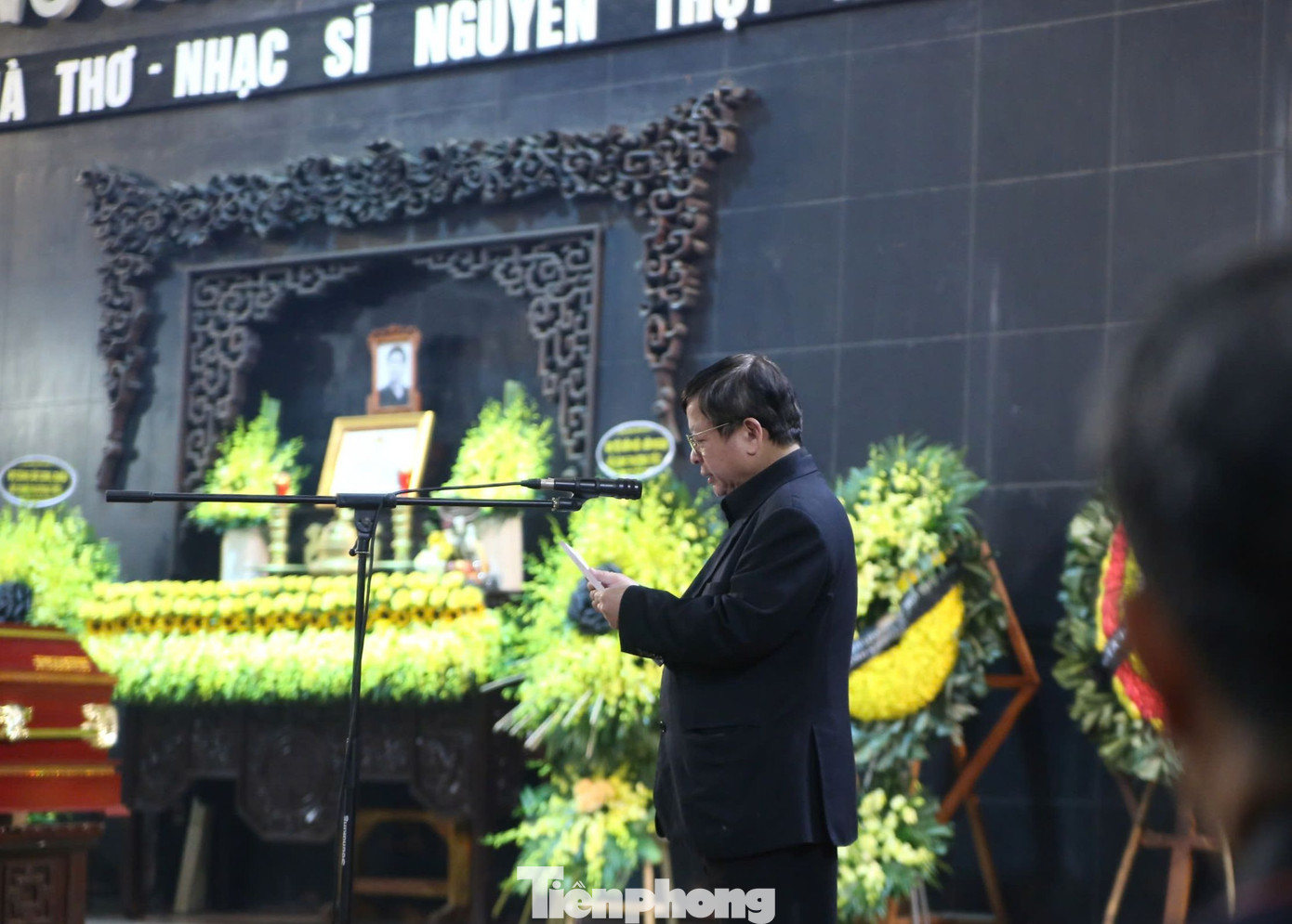 PGS.TS Đỗ Hồng Quân đọc điếu văn.