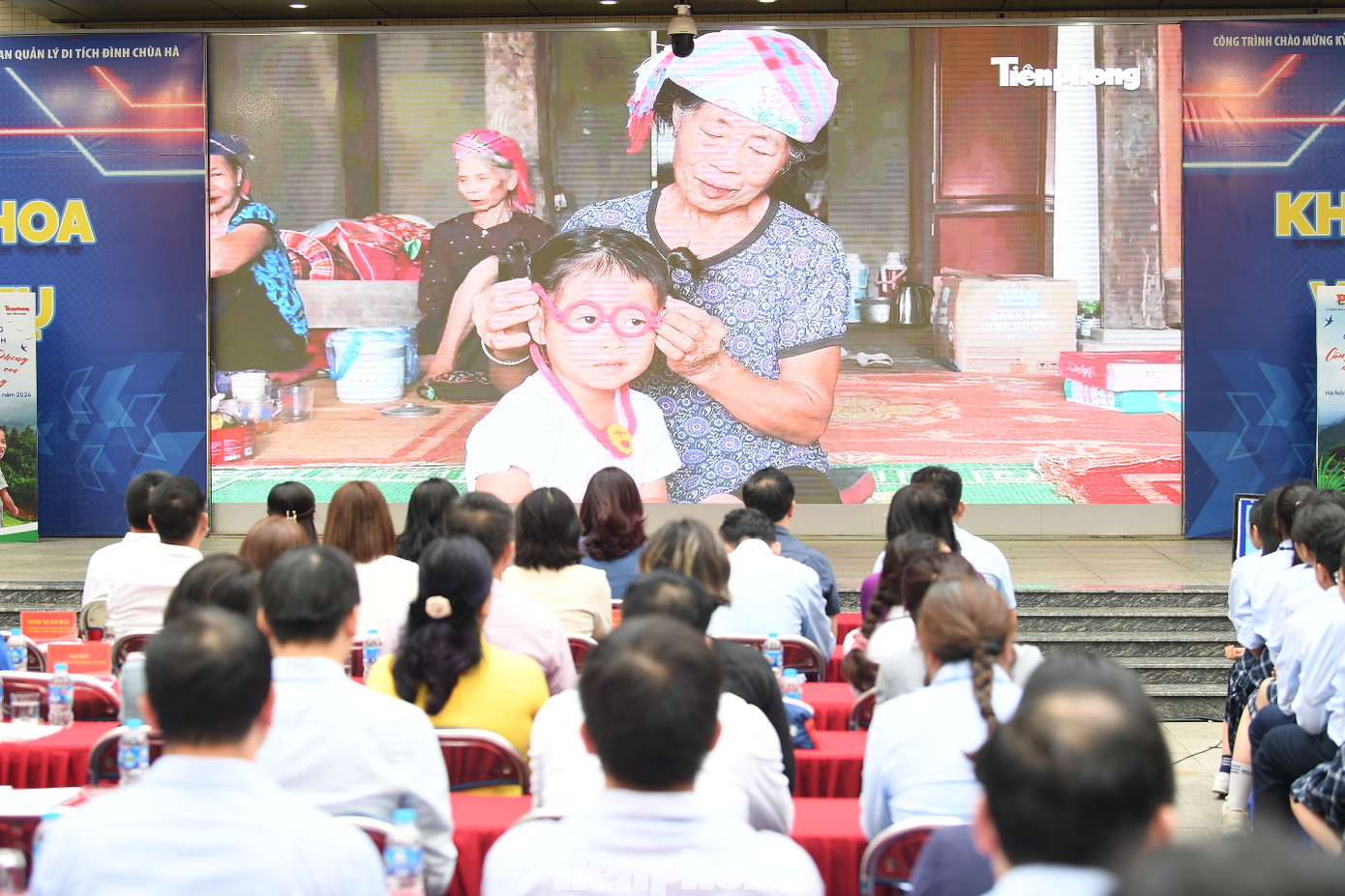 Chương trình có sự tham gia của các khách mời, các tổ chức, cá nhân, doanh nghiệp, đơn vị quản lý giáo dục, Ban giám hiệu các nhà trường, thầy cô giáo đến từ nhiều trường học trên toàn thành phố Hà Nội cùng 1.500 học sinh Trường THCS Cầu Giấy, Trường THCS - THPT Nguyễn Siêu, Trường tiểu học Nguyễn Viết Xuân. Hưởng ứng lời kêu gọi của T.Ư Đoàn TNCS Hồ Chí Minh, Bộ GD&amp;ĐT, báo Tiền Phong mong muốn chung tay nâng đỡ những trẻ mồ côi, học sinh nghèo, trẻ có hoàn cảnh khó khăn và tái thiết một số ngôi trường bị hư hỏng thiết bị dạy học, chưa có nhà vệ sinh đảm bảo chất lượng...