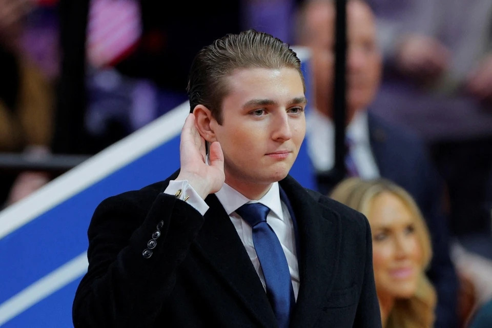 Barron Trump được khen nhờ phong thái tự tin.