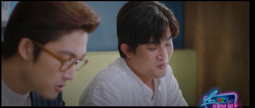 Duy phát hiện ra Đông Phong quan tâm đặc biệt tới Vân Vân.