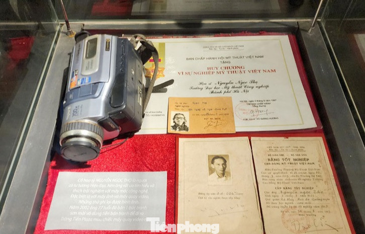 Tối 26/12 tại Không gian văn hóa Việt (16 Lê Thái Tổ, Hà Nội), gia đình nhà sưu tập Đào Danh Hưng - Trần Cường khai mạc triển lãm các tác phẩm của họa sĩ Nguyễn Ngọc Thọ. Đây là lần đầu trong sự nghiệp sáng tác của cố họa sĩ, có một triển lãm trưng bày riêng với 75 tác phẩm.