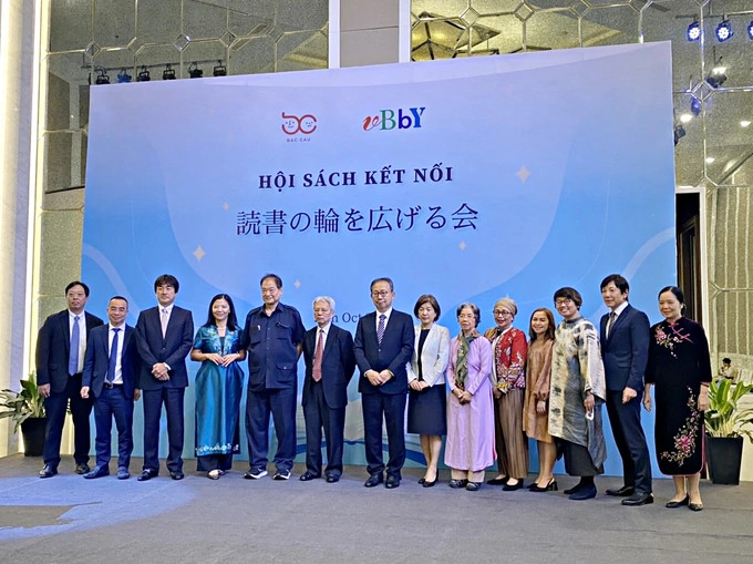 Các khách mời tại Hội sách kết nối. Ảnh: BTC.