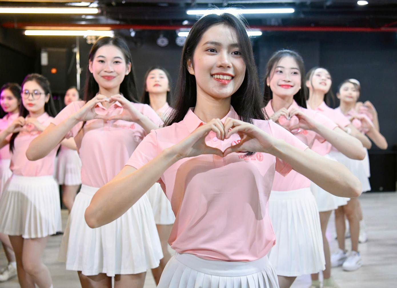 Hoa hậu Việt Nam yêu cầu thí sinh phải có vẻ đẹp tự nhiên, không qua phẫu thuật thẩm mỹ. Hoa hậu Việt Nam yêu cầu thí sinh phải có vẻ đẹp tự nhiên, không qua phẫu thuật thẩm mỹ.