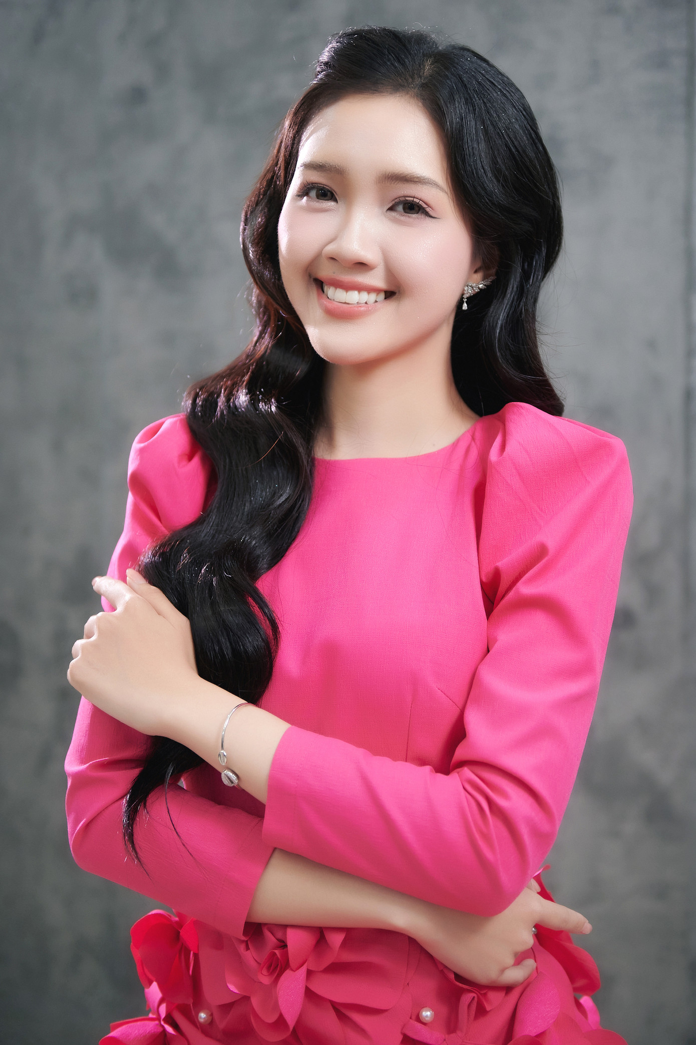 Nữ MC cho biết cô trải qua đêm chung khảo đáng nhớ, nhiều kỷ niệm ở Hà Nội. Trong đêm thi quan trọng, Mỹ Vân được người nhà từ TPHCM ra động viên. "Đêm chung khảo rất khắc nghiệt, là cuộc cạnh tranh giữa những thí sinh tiềm năng", Mỹ Vân nói.