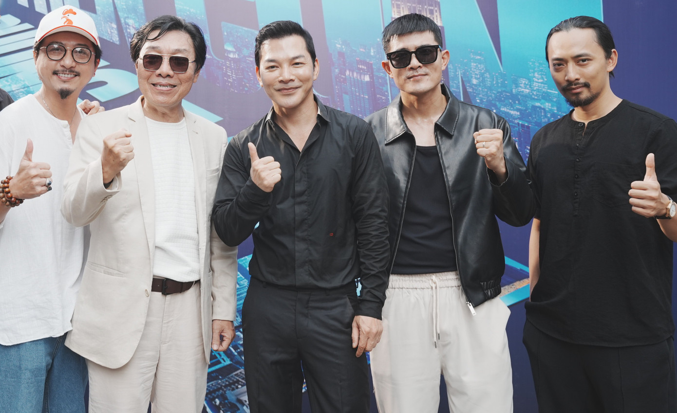 Trần Bảo Sơn cùng các diễn viên Huỳnh Kiến An, Quang Sự, Hứa Minh Đạt... Trần Bảo Sơn cùng các diễn viên Huỳnh Kiến An, Quang Sự, Hứa Minh Đạt...