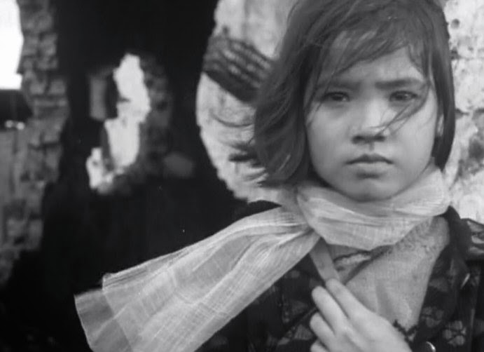 Đến hẹn lại lên (trái) và Em bé Hà Nội là những tác phẩm điện ảnh được sản xuất trong giai đoạn hoàng kim của VFS. Đến hẹn lại lên (trái) và Em bé Hà Nội là những tác phẩm điện ảnh được sản xuất trong giai đoạn hoàng kim của VFS.