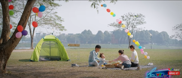 Khánh- Đức đi chơi chung vì các con. Khánh- Đức đi chơi chung vì các con.