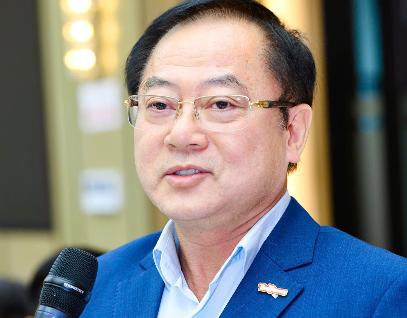 Nhà báo Lê Xuân Sơn - nguyên Tổng biên tập báo Tiền Phong - cố vấn cuộc thi Hoa hậu Việt Nam 2024 - chia sẻ tại họp báo. Ảnh: Trọng Tài.