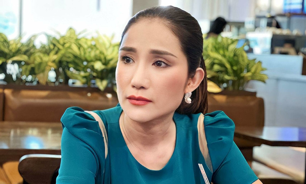 Nghệ sĩ Cát Tường từng công khai xin lỗi vì quảng cáo sản phẩm sữa sai sự thật. Nghệ sĩ Cát Tường từng công khai xin lỗi vì quảng cáo sản phẩm sữa sai sự thật.