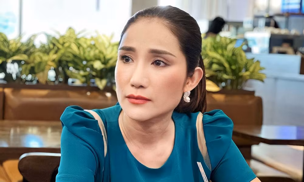 Nghệ sĩ Cát Tường từng công khai xin lỗi vì quảng cáo sản phẩm sữa sai sự thật.