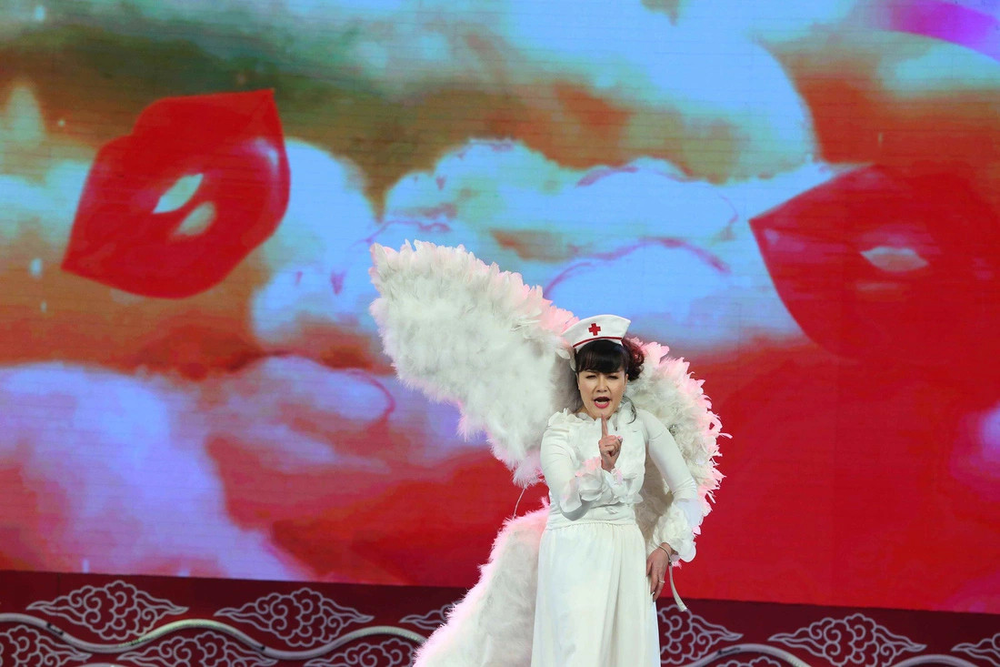 Nghệ sĩ Vân Dung có thâm niên đóng Táo Y tế. Nghệ sĩ Vân Dung có thâm niên đóng Táo Y tế.