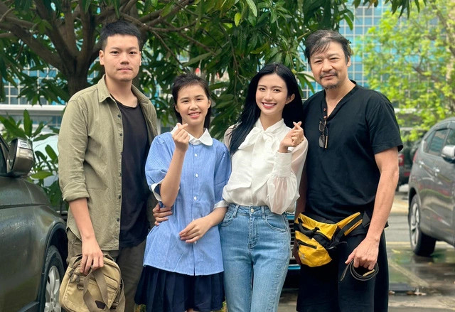 Món quà của cha bấm máy cuối tháng 4. Món quà của cha bấm máy cuối tháng 4.