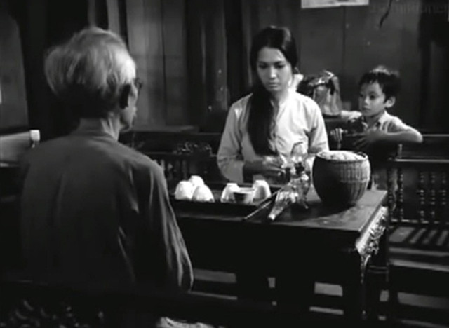 Cảnh trong phim Bao giờ cho đến tháng 10. Cảnh trong phim Bao giờ cho đến tháng 10.