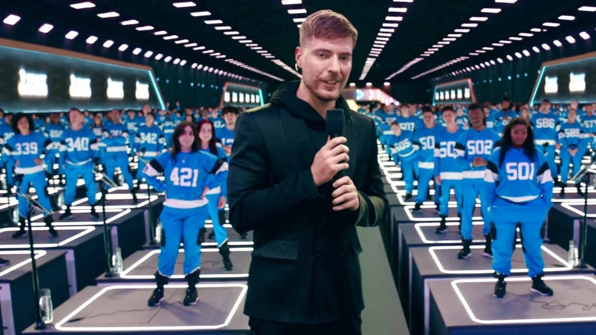 1.000 thí sinh cạnh tranh trong các phần chơi về thể lực, trí tuệ, tâm lý để giành giải thưởng lớn nhất. 1.000 thí sinh cạnh tranh trong các phần chơi về thể lực, trí tuệ, tâm lý để giành giải thưởng lớn nhất.