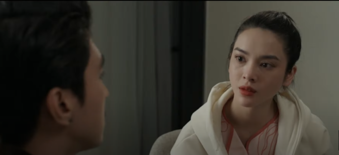 Vy ghen với Yến nhưng Khôi không nhìn ra thái độ của vợ. Ảnh: CMH. Vy ghen với Yến nhưng Khôi không nhìn ra thái độ của vợ. Ảnh: CMH.