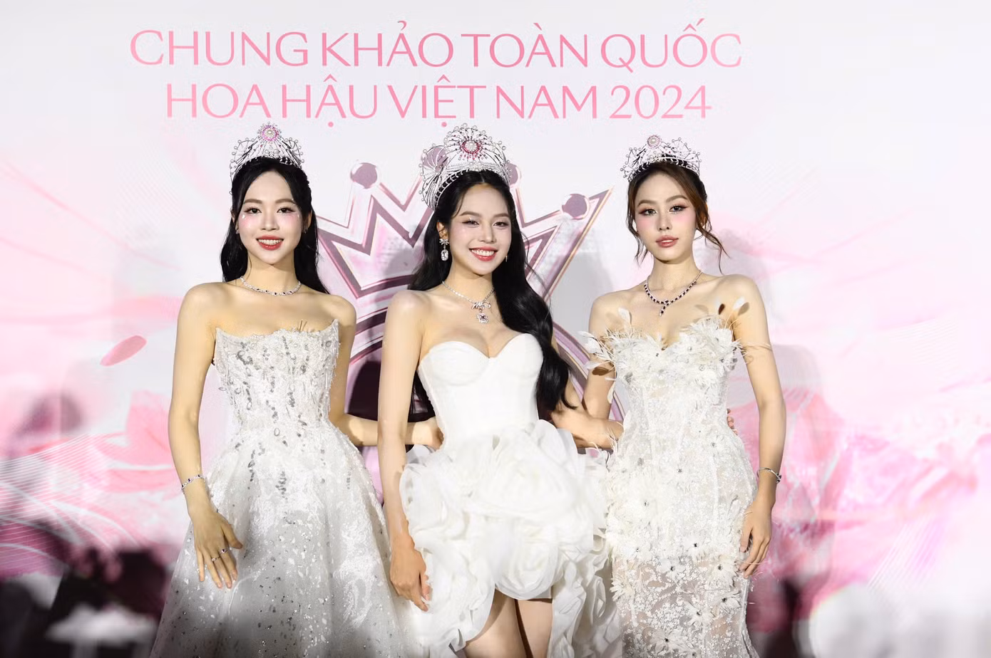 Các hoa hậu, á hậu của Hoa hậu Việt Nam trên thảm đỏ Chung khảo toàn quốc. Ảnh: Trọng Tài. Các hoa hậu, á hậu của Hoa hậu Việt Nam trên thảm đỏ Chung khảo toàn quốc. Ảnh: Trọng Tài.