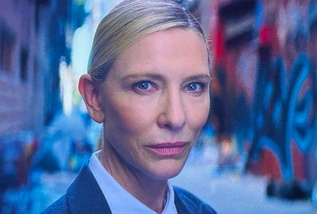 Cate Blanchett xuất hiện ở bối cảnh Mỹ cuối phim, báo hiệu rằng Squid Game còn tiếp diễn.