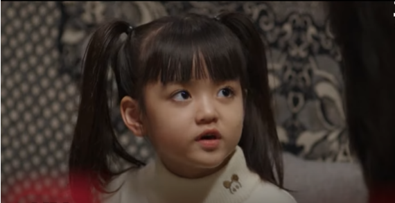 Happi biết mình bị "ra rìa" vì Quân chỉ để ý đến Hạnh. Ảnh: CMH. Happi biết mình bị "ra rìa" vì Quân chỉ để ý đến Hạnh. Ảnh: CMH.