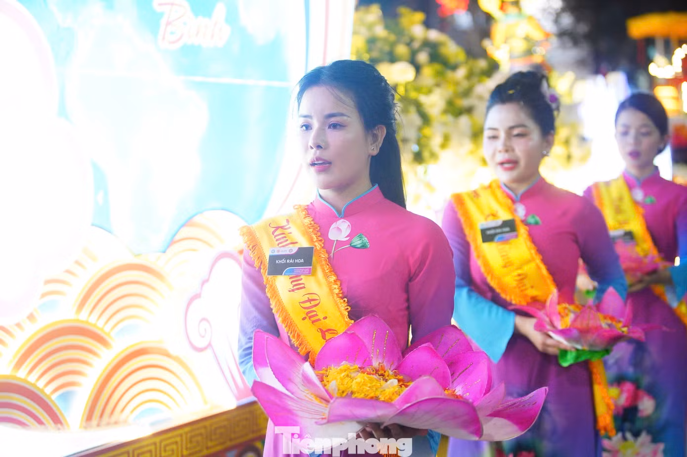 Thời gian chiêm bái xá lợi Phật tại chùa Quán Sứ diễn ra từ 7h đến 21h30 các ngày từ 14 đến hết ngày 16/5.