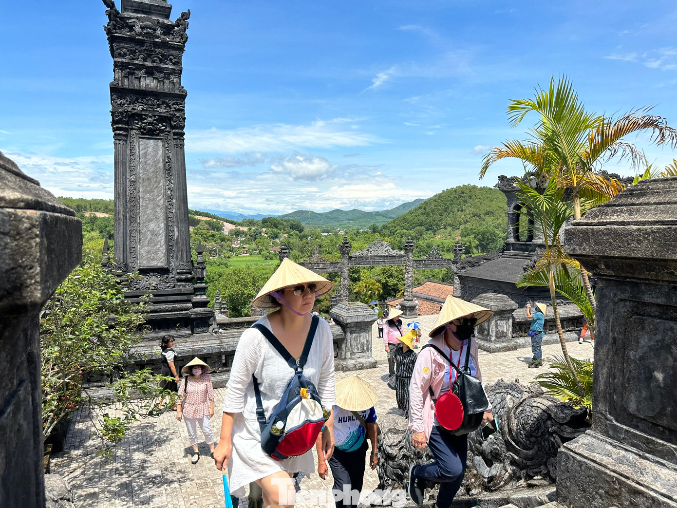 Việt Nam phấn đấu đón từ 25-28 triệu lượt khách quốc tế trong năm tới. Ảnh: Như Ý. Việt Nam phấn đấu đón từ 25-28 triệu lượt khách quốc tế trong năm tới. Ảnh: Như Ý.