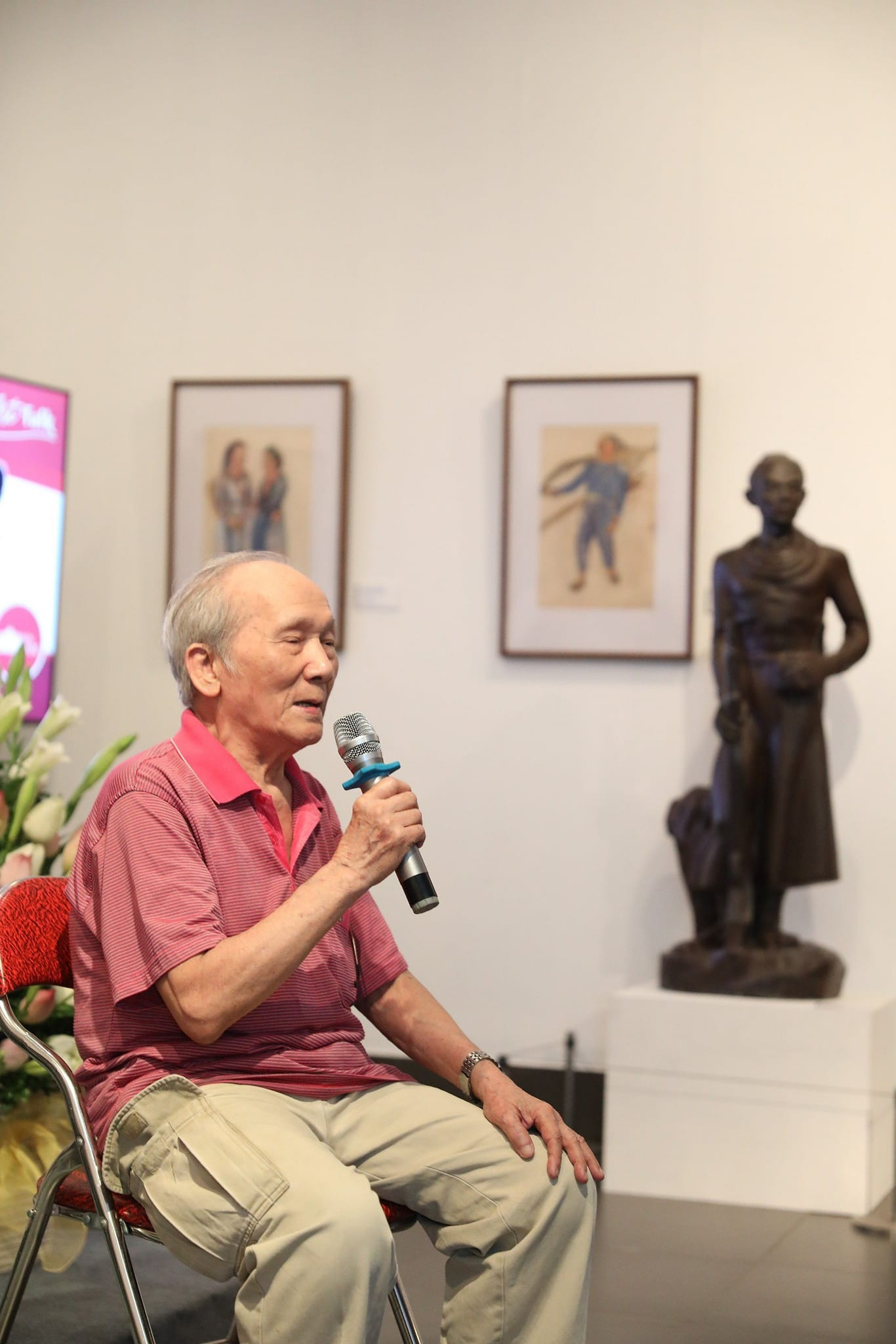 Họa sĩ Ngọc Linh là học trò của danh họa Tô Ngọc Vân. Họa sĩ Ngọc Linh là học trò của danh họa Tô Ngọc Vân.