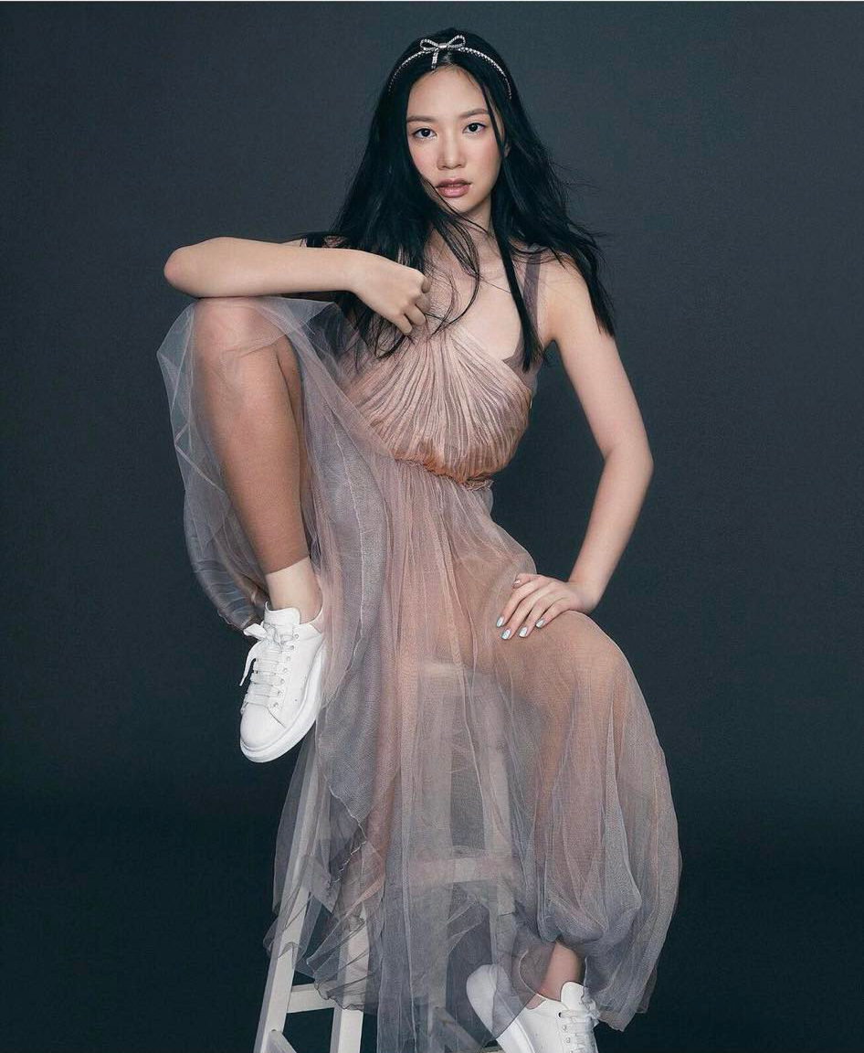 Với nền tảng gia đình kèm theo lợi thế về ngoại hình, Chân Tế Như nhận được nhiều lời mời của các công ty giải trí trong nước. Tuy nhiên, hiện tại con gái Chân Tử Đan vẫn tập trung hoàn thành việc học.