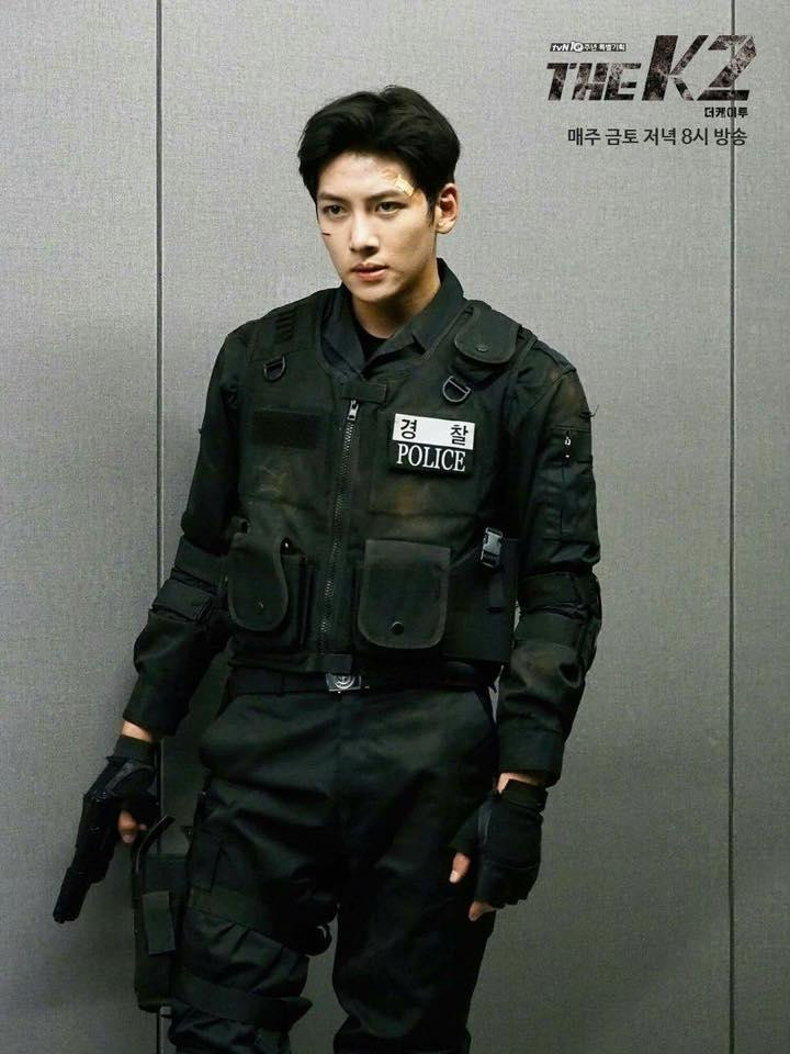 Cái tên thứ năm được nhắc tới trong bảng xếp hạng là Ji Chang Wook khi anh đã thu về 14 tỷ won sau các vai diễn của mình. Những bộ phim được đánh giá là ấn tượng nhất của Ji Chang Wook có thể kể đến như The K2, Empress Ki,...