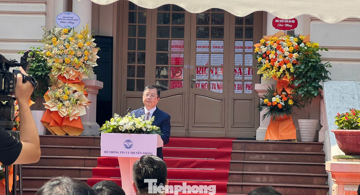 Thứ trưởng Bộ Thông tin và Truyền thông Nguyễn Thanh Lâm phát biểu khai mạc triển lãm.