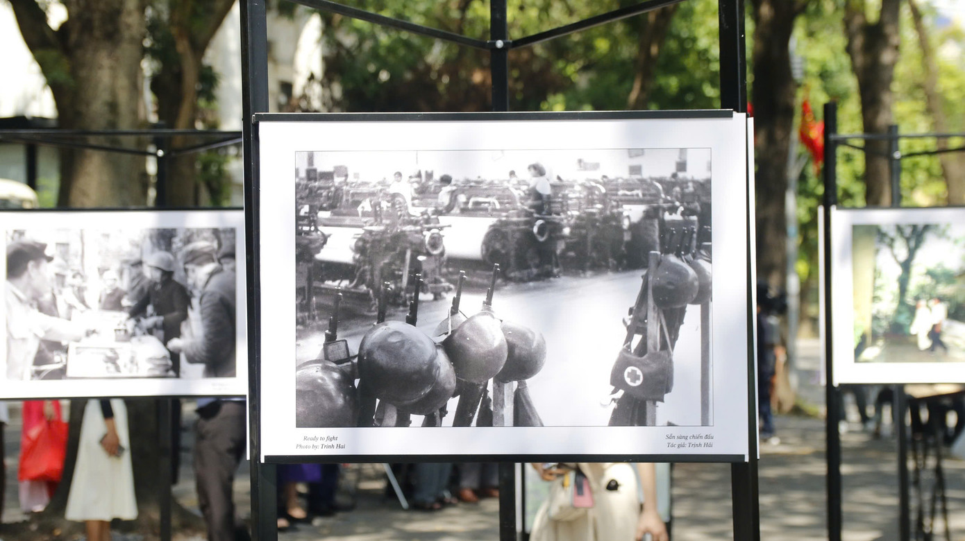 Ảnh Sẵn sàng chiến đấu. Ảnh Sẵn sàng chiến đấu.