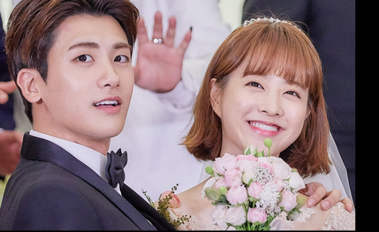 Đứng thứ tư trong bảng xếp hạng của Ranker là Cô nàng mạnh mẽ Do Bong Soon, quy tụ dàn diễn viên nổi tiếng như Park Bo-young, Park Hyung-sik và Ji Soo. Phim xoay quanh Bong Soon - cô gái trẻ sinh ra với sức mạnh siêu nhiên.