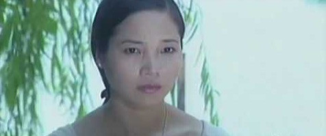 Nghệ sĩ Đức Khuê, Lê Vi trong phim. Nghệ sĩ Đức Khuê, Lê Vi trong phim.