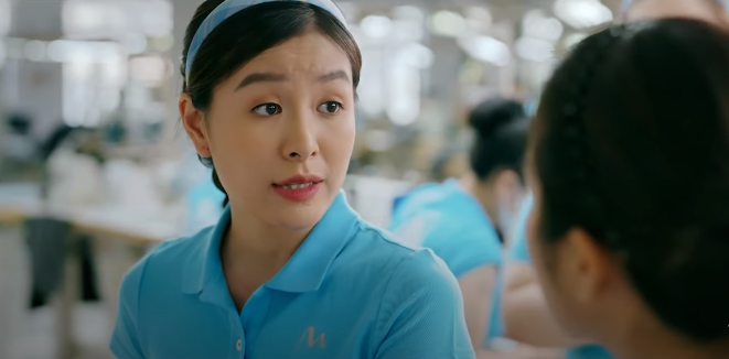 Đồng nghiệp mới khinh thường Hoài. Ảnh: CMH. Đồng nghiệp mới khinh thường Hoài. Ảnh: CMH.