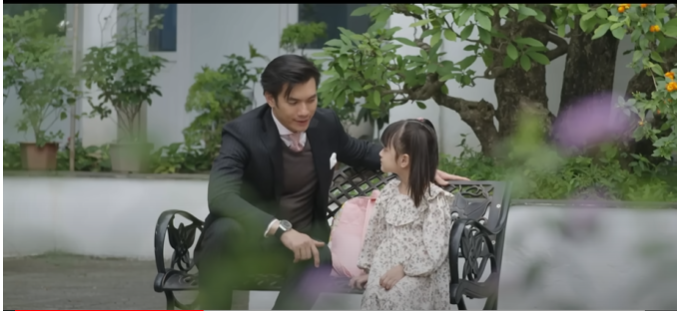 Quân bị Hạnh nói là ông sếp khó tính, hay quát mắng nhân viên. Ảnh: CMH. Quân bị Hạnh nói là ông sếp khó tính, hay quát mắng nhân viên. Ảnh: CMH.