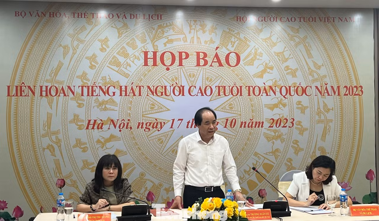 Liên hoan Tiếng hát Người cao tuổi toàn quốc năm 2023 diễn ra từ ngày 26 đến 28/10.